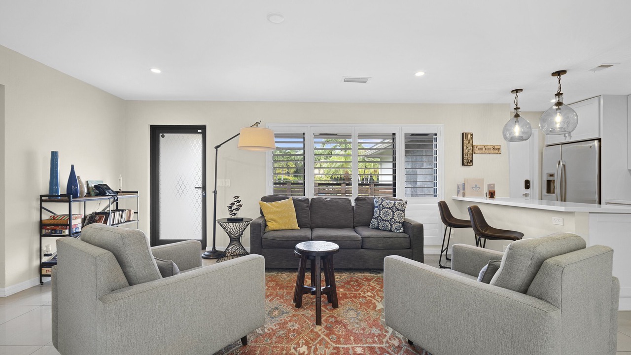 Photo of Livingroom in Central Corals