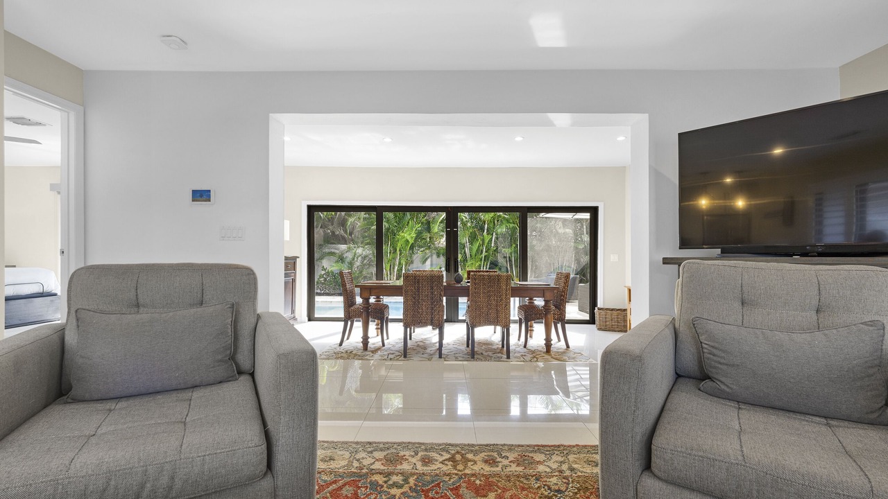 Photo of Livingroom in Central Corals