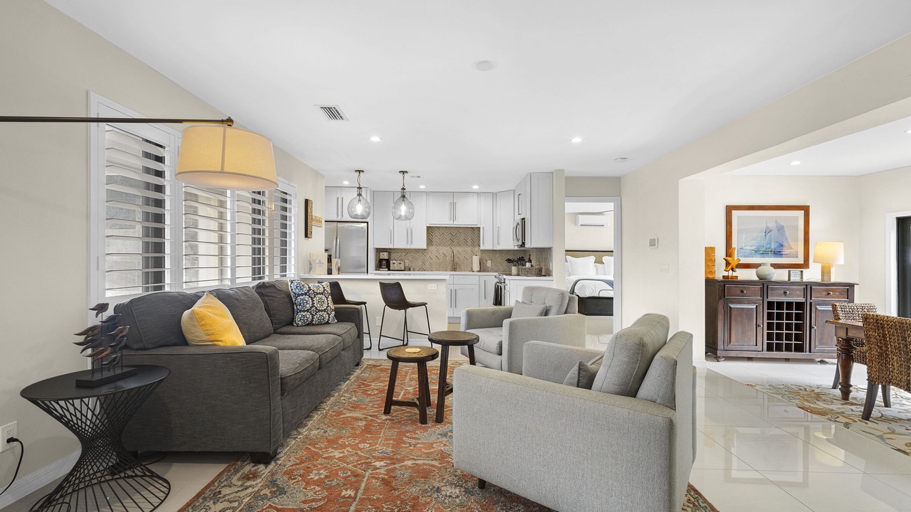 Photo of Livingroom in Central Corals