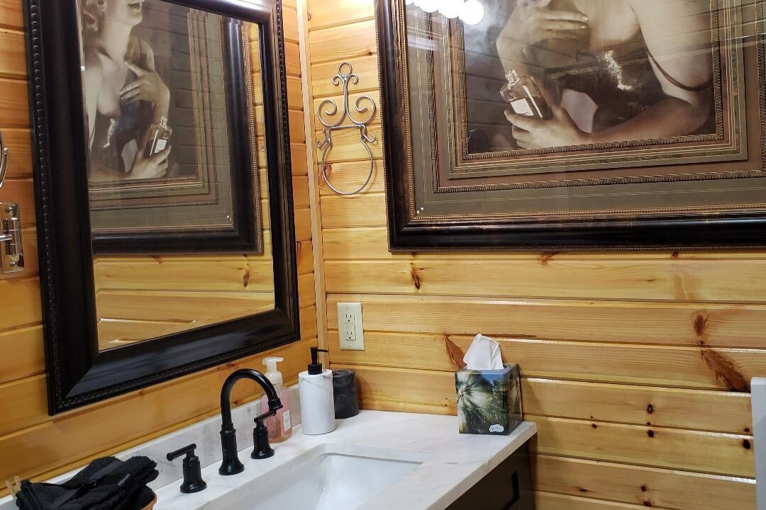 Photo of Bathroom in Jasper