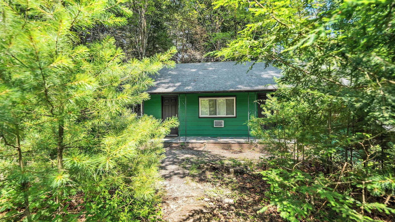 Photo of Outdoor in Canadensis