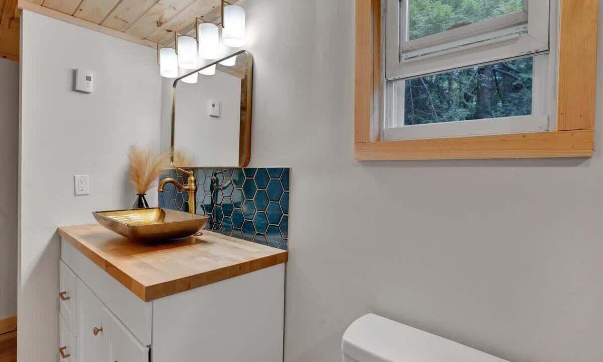 Photo of Bathroom in Canadensis