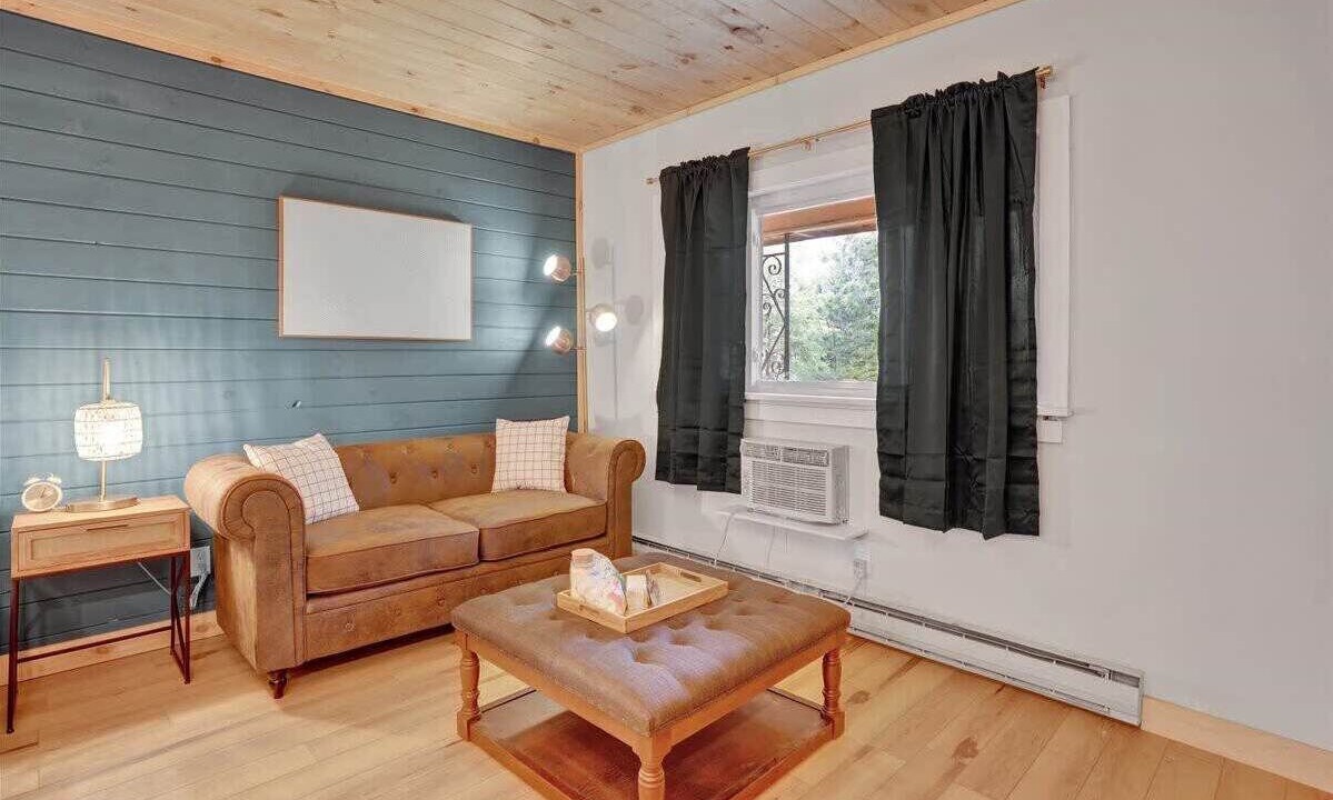 Photo of Livingroom in Canadensis