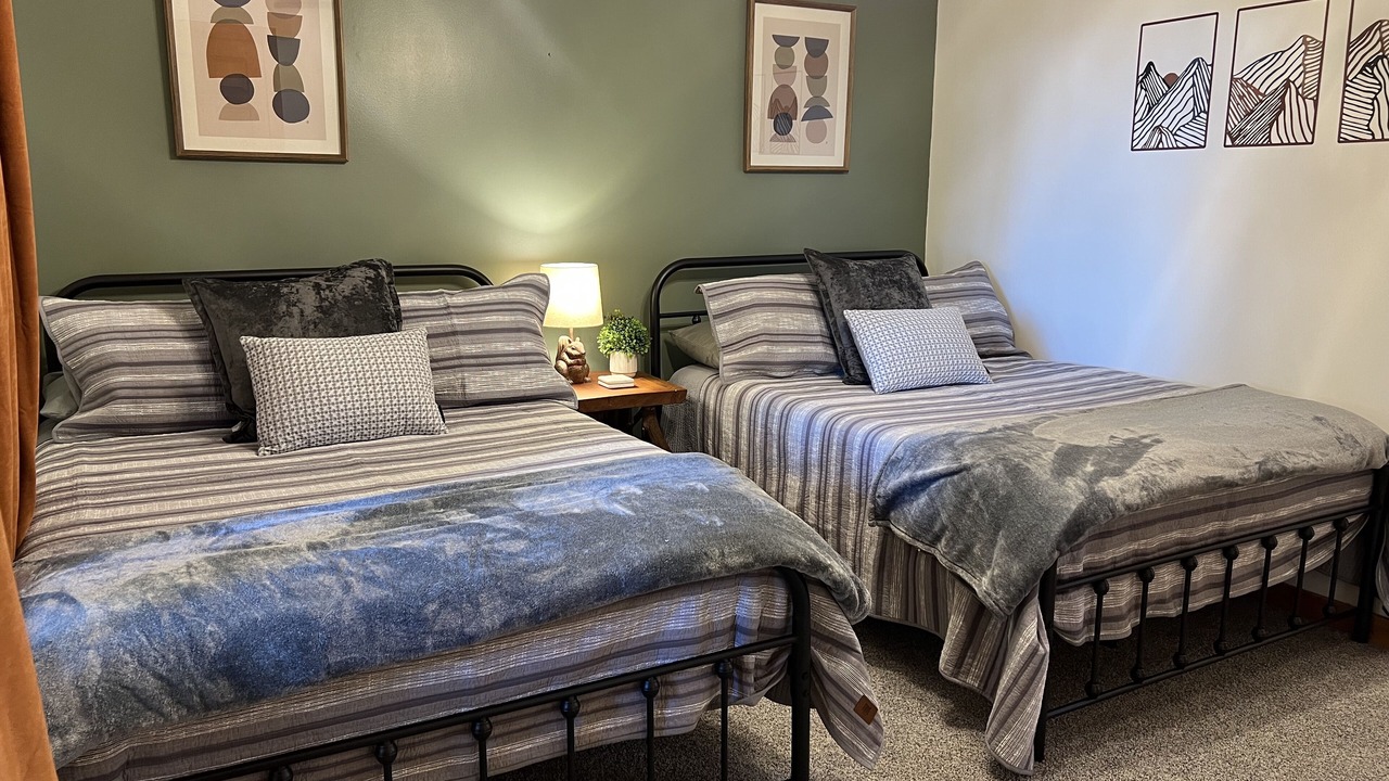 Photo of Bedroom in Walnut Mountain