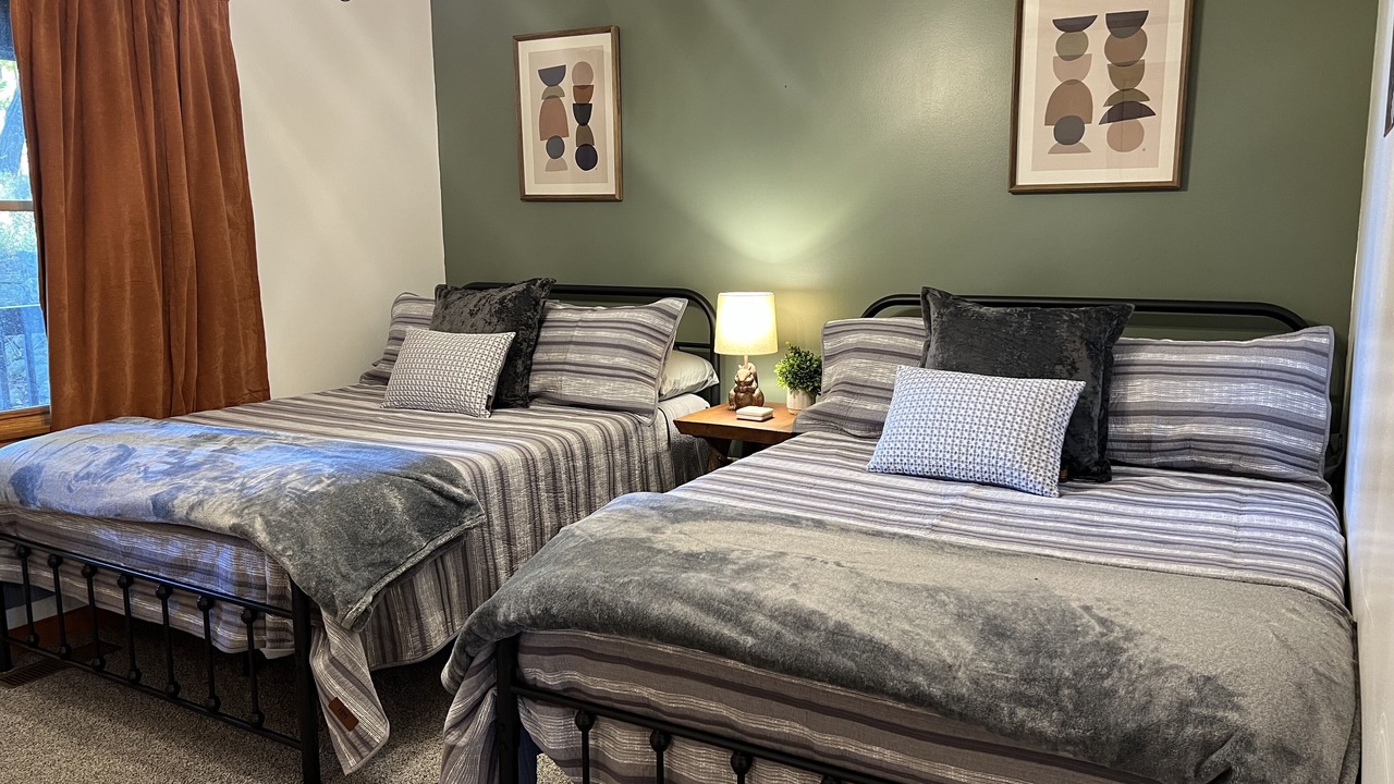 Photo of Bedroom in Walnut Mountain