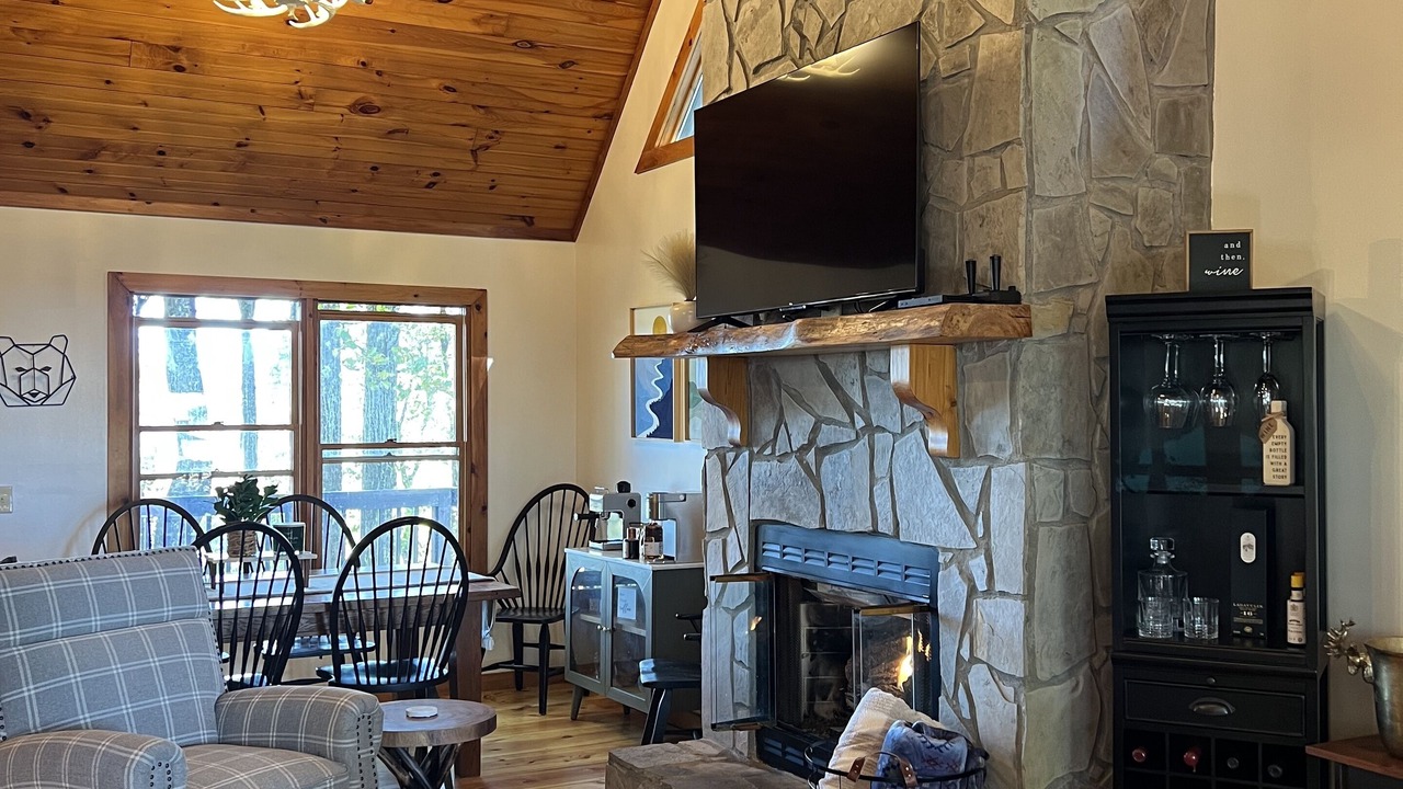 Photo of Livingroom in Walnut Mountain