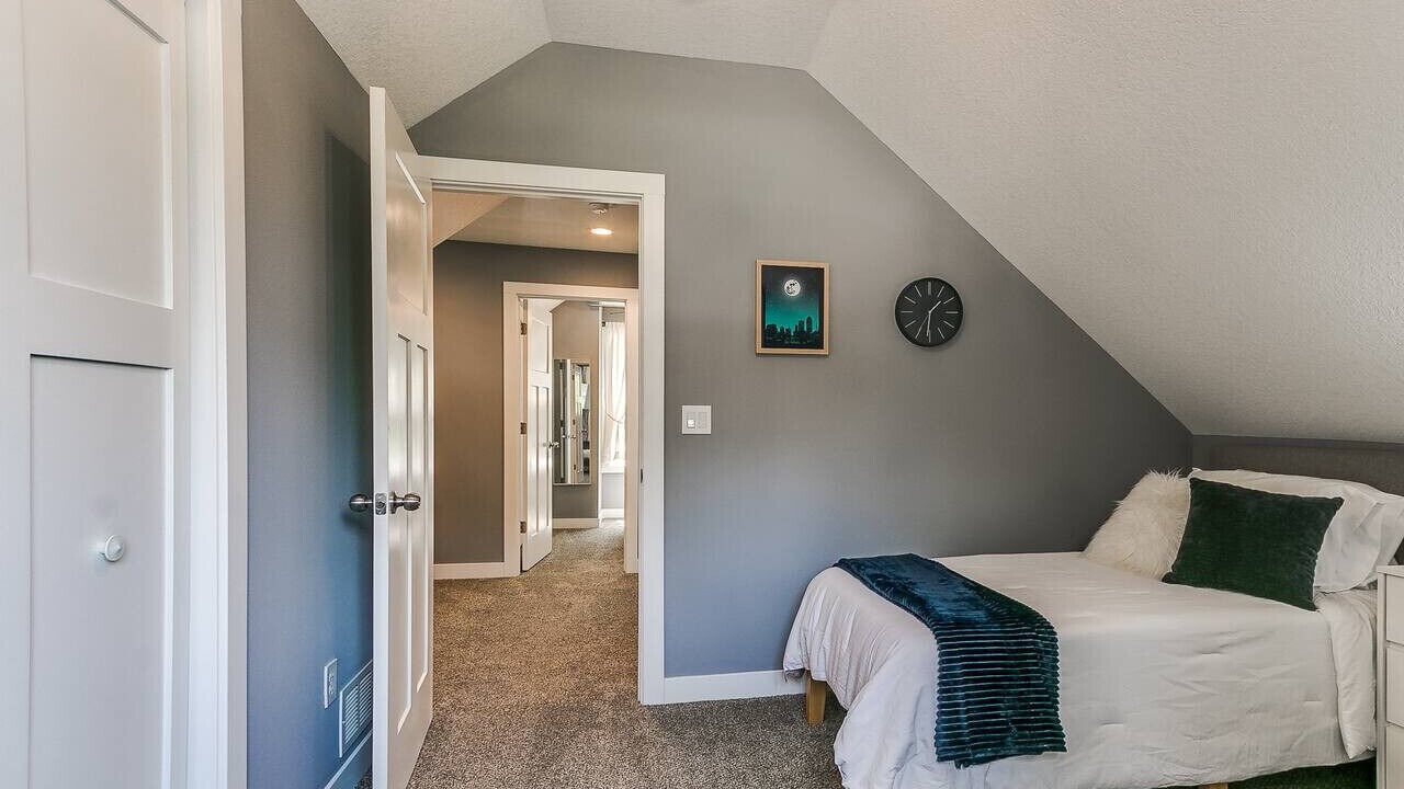Photo of Bedroom in Des Moines