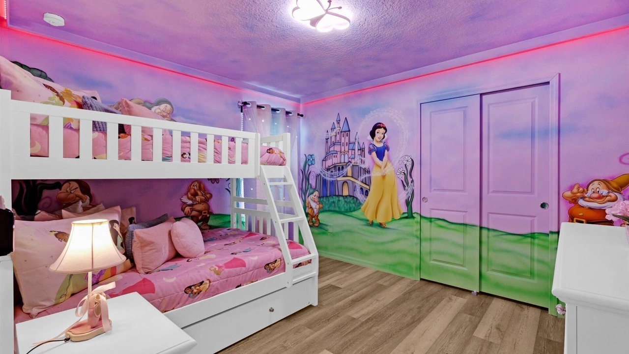 Photo of Bedroom in Bay Lake