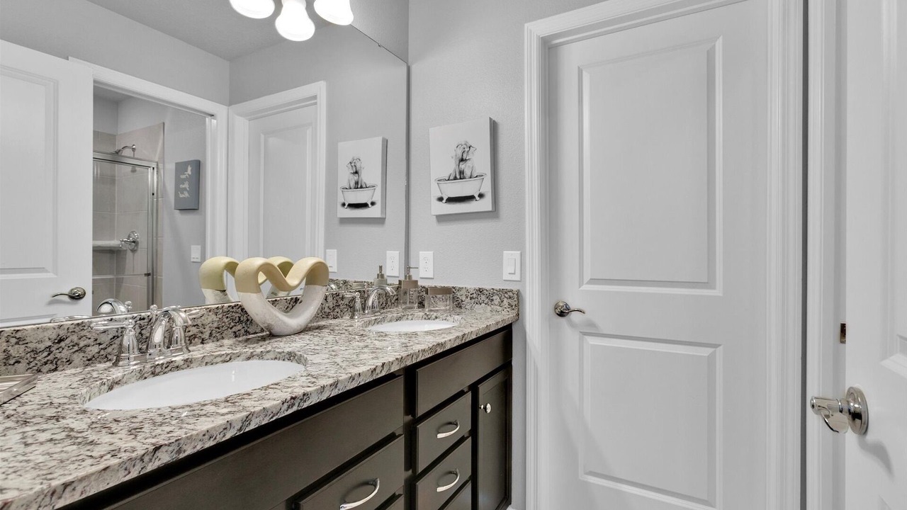 Photo of Bathroom in Bay Lake