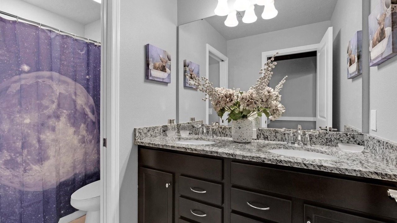 Photo of Bathroom in Bay Lake