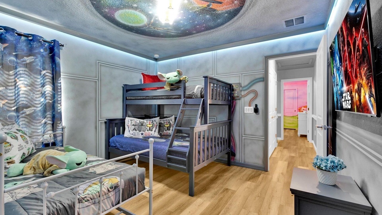 Photo of Bedroom in Bay Lake