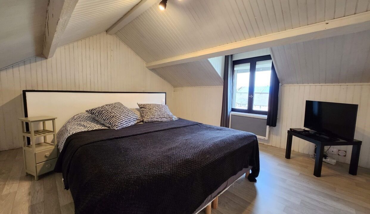 Photo of Bedroom in Montcourt-Fromonville