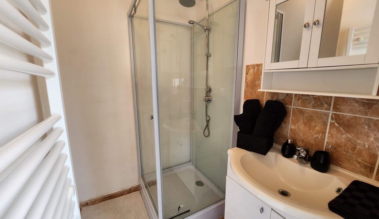 Photo of Bathroom in Montcourt-Fromonville