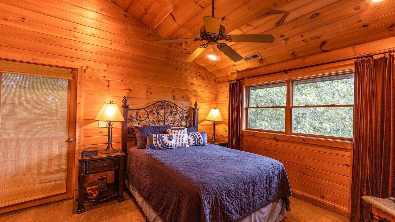 Photo of Bedroom in Bryson City