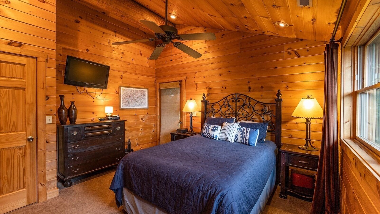 Photo of Bedroom in Bryson City
