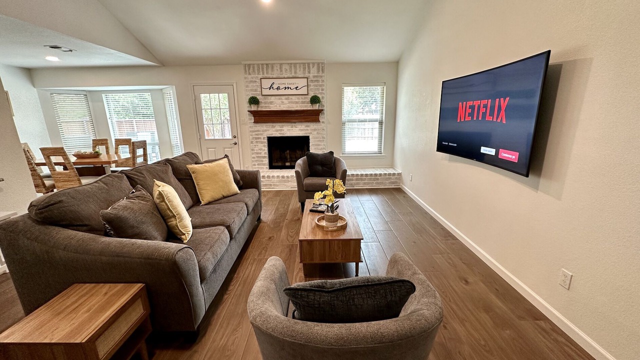 Photo of Livingroom in Euless