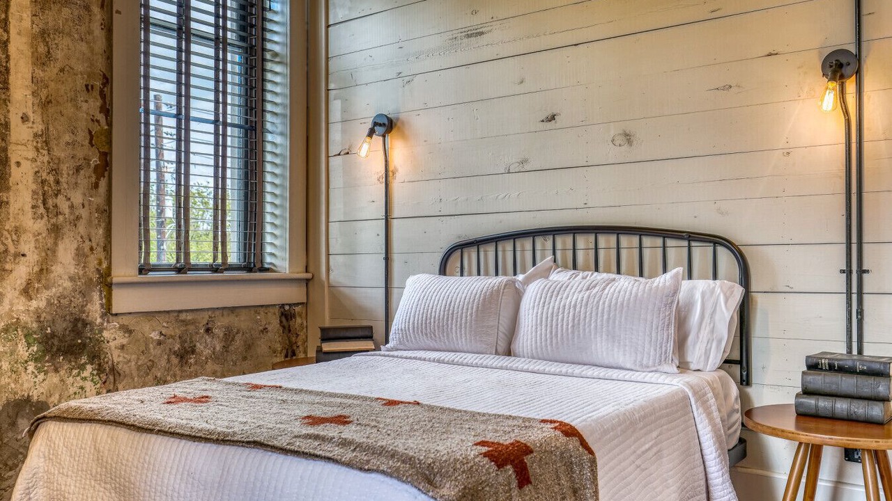 Photo of Bedroom in Brenham