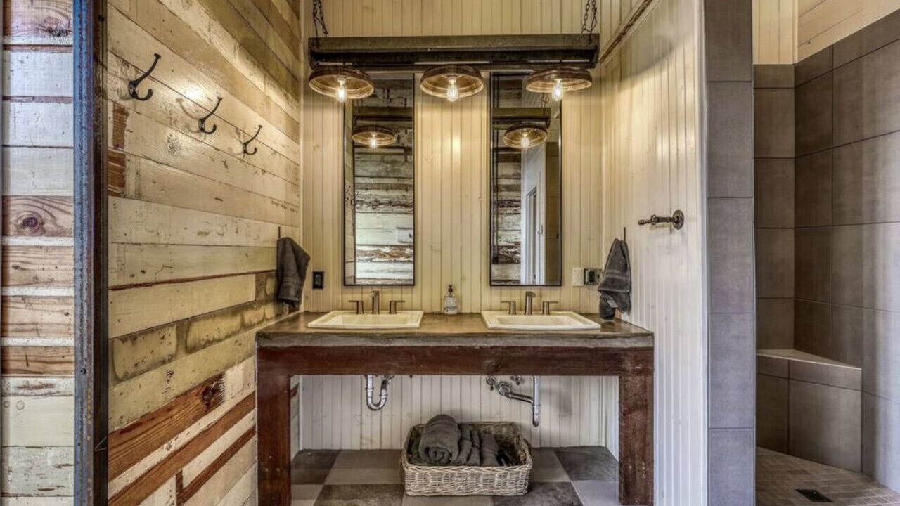 Photo of Bathroom in Brenham