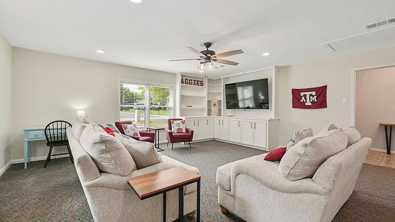 Photo of Livingroom in Camelot