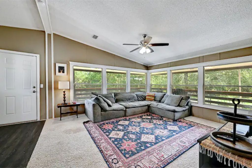 Photo of Livingroom in Smithville