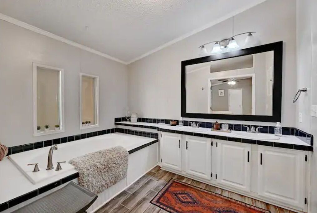 Photo of Bathroom in Smithville