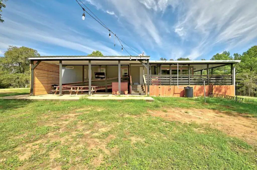 Photo of Outdoor in Smithville