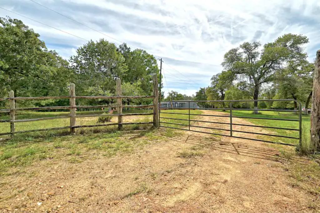 Photo of Outdoor in Smithville