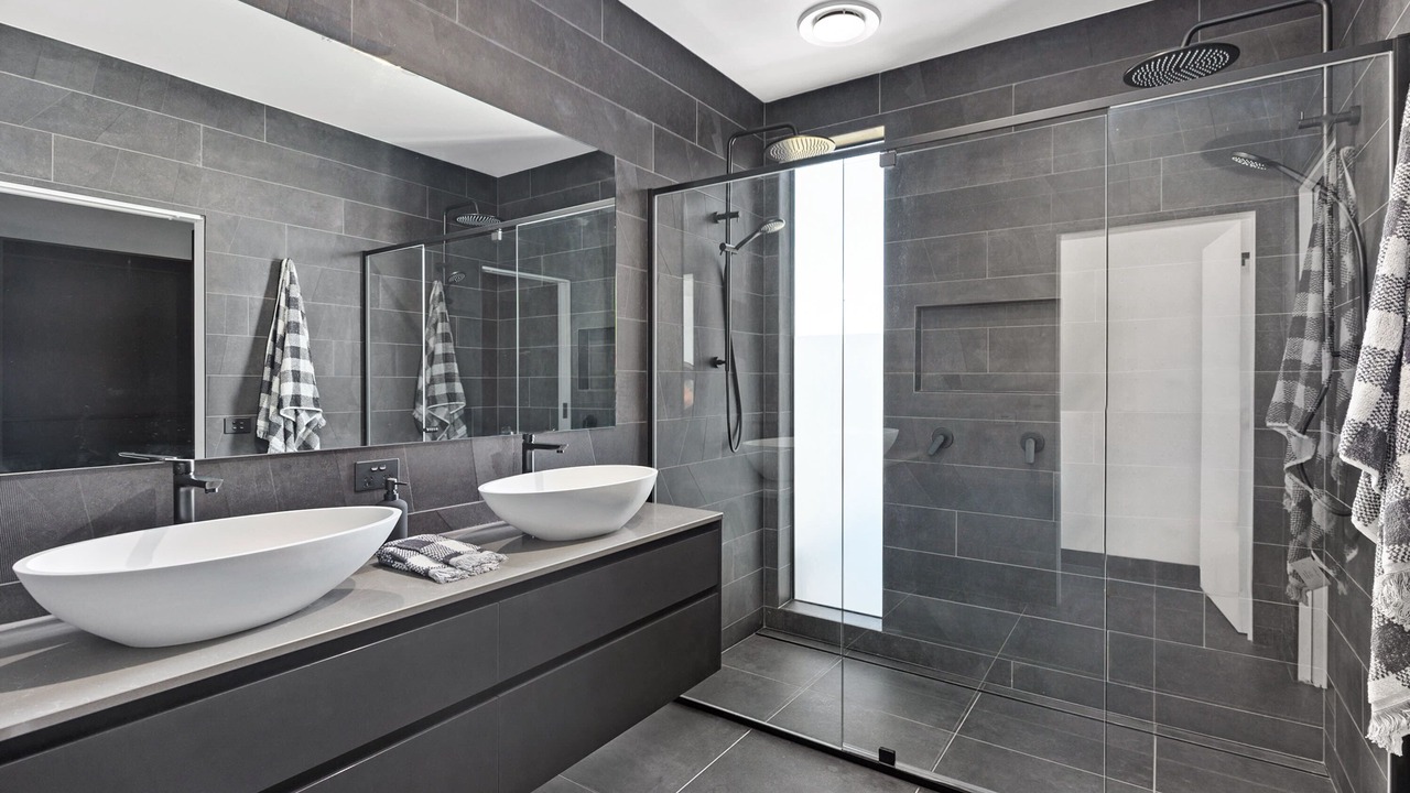 Photo of Bathroom in Yarrawonga