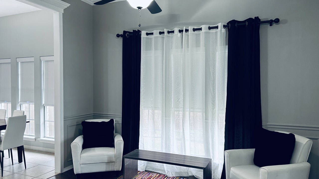 Photo of Livingroom in Jenks