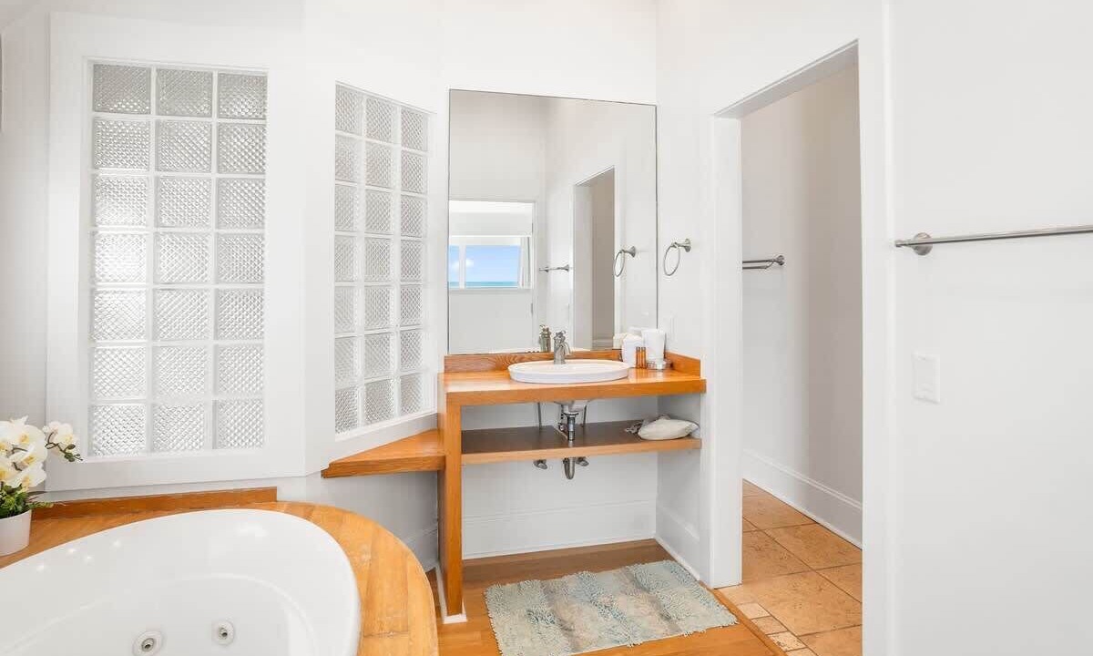 Photo of Bathroom in Saint Helena Island