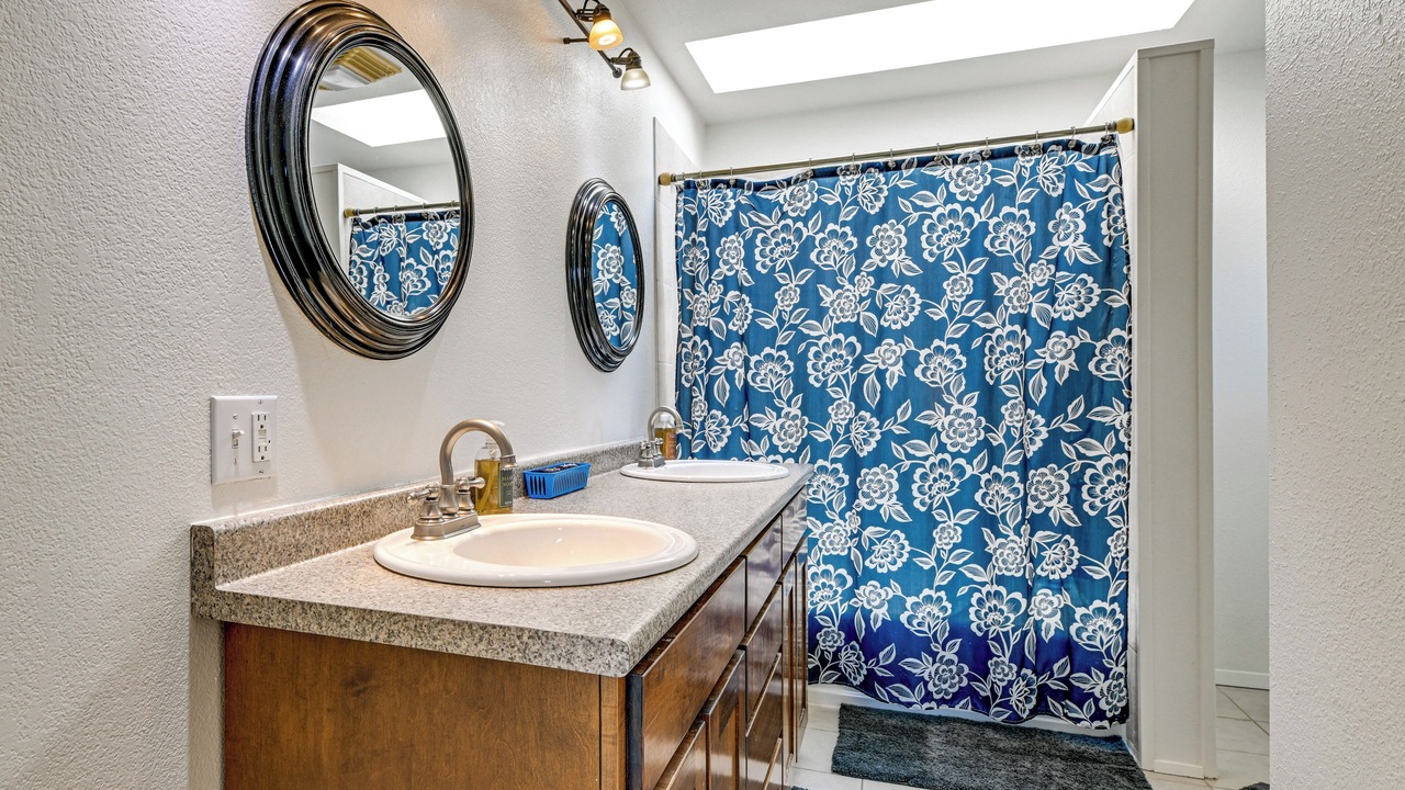 Photo of Bathroom in Crescent City North