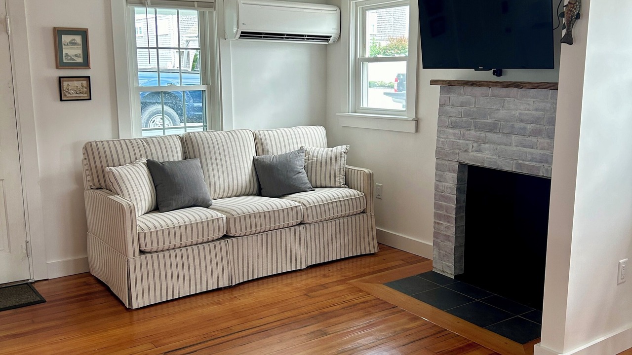 Photo of Livingroom in Green Harbor-Cedar Crest