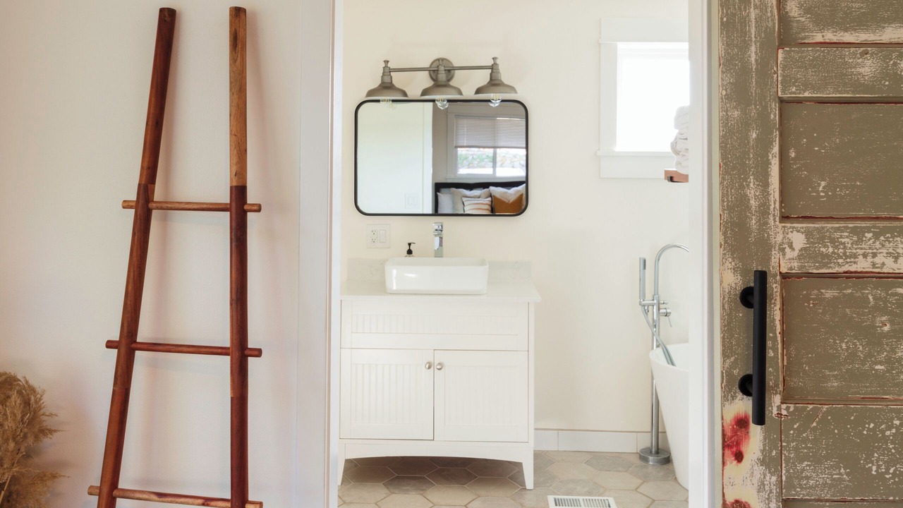 Photo of Bathroom in Dallesport