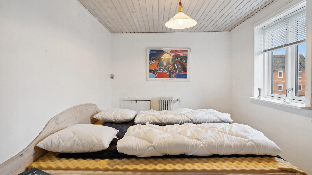 Photo of Others in Horne