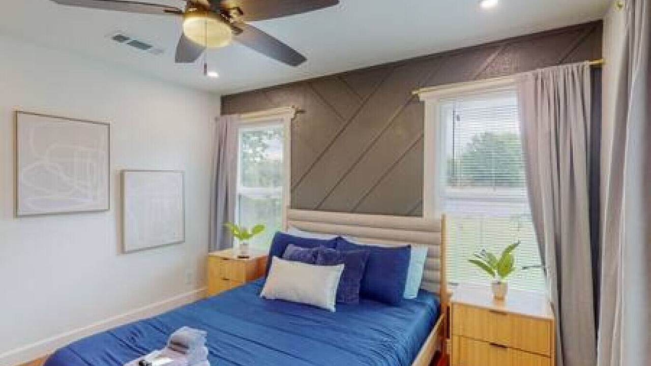 Photo of Bedroom in Central Arlington
