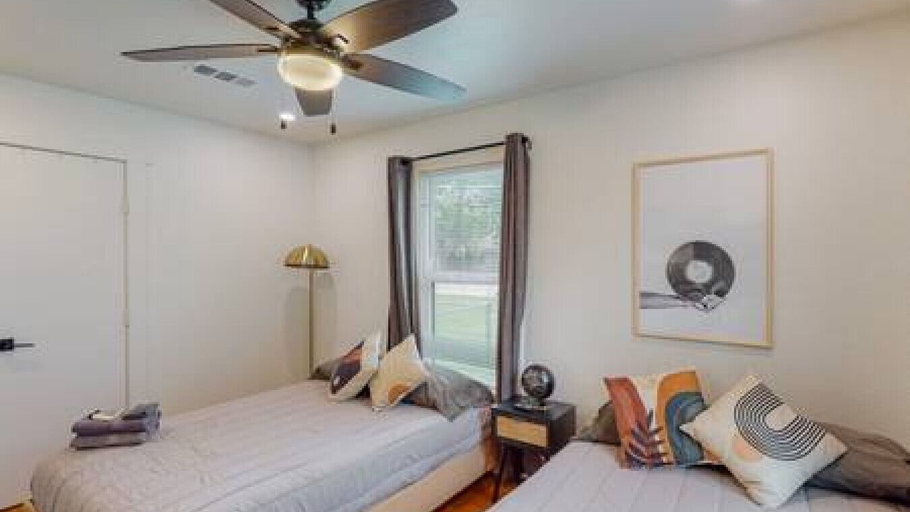 Photo of Bedroom in Central Arlington