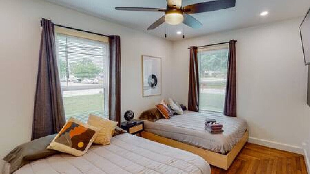 Photo of Bedroom in Central Arlington