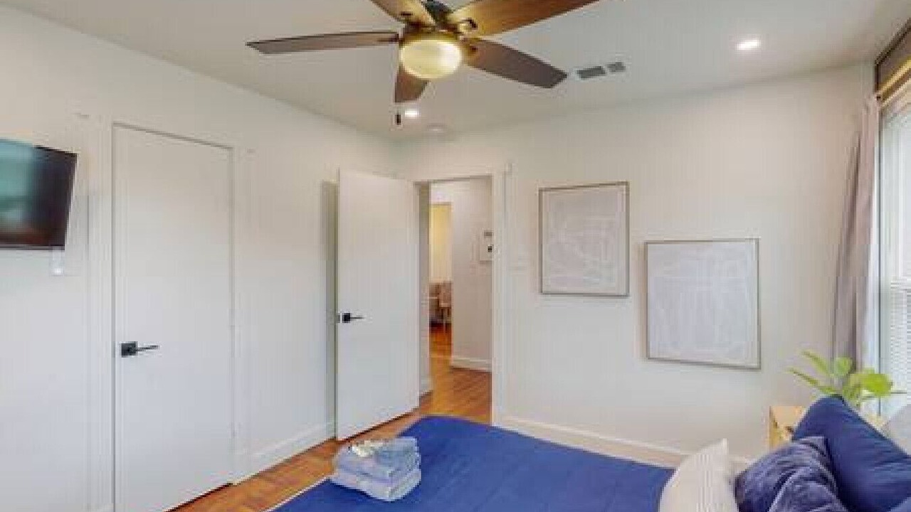 Photo of Bedroom in Central Arlington