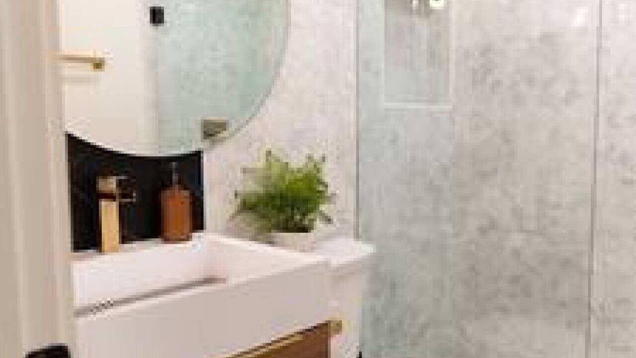 Photo of Bathroom in Central Arlington