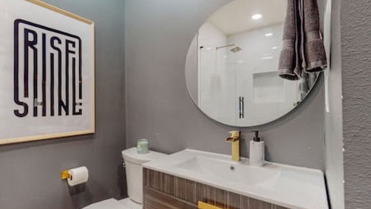 Photo of Bathroom in Central Arlington
