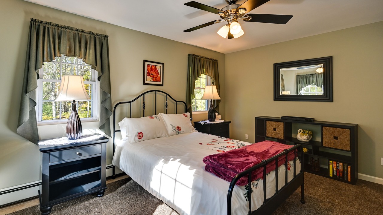 Photo of Bedroom in Killingworth