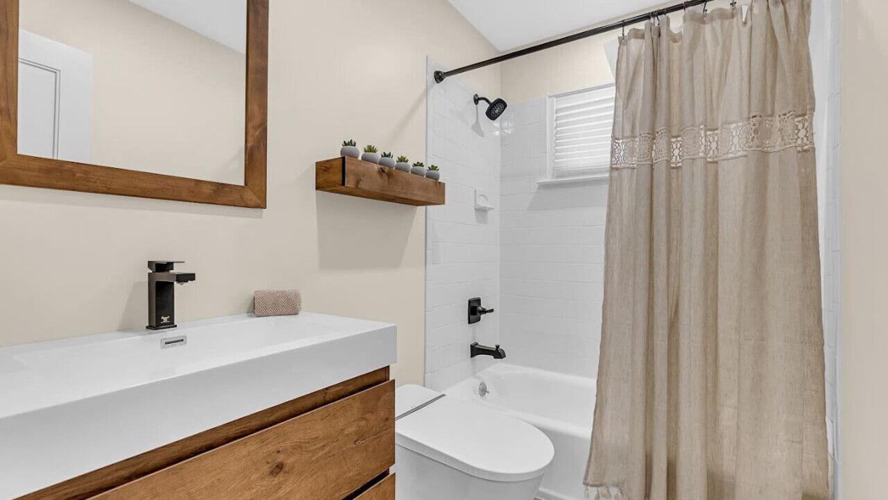 Photo of Bathroom in Tallman