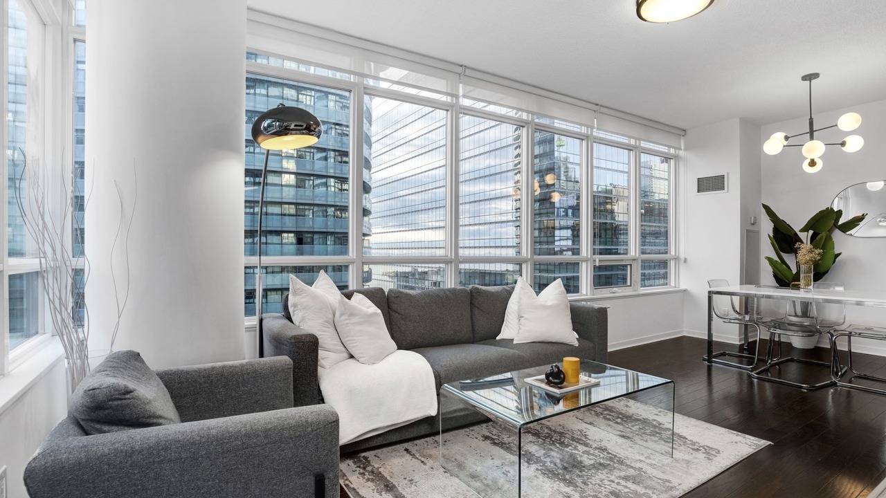 Photo of Livingroom in Toronto Entertainment District