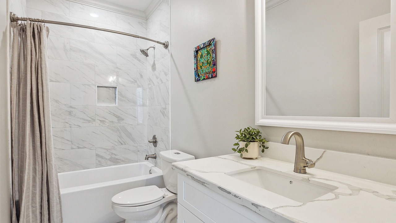 Photo of Bathroom in Tulane - Gravier