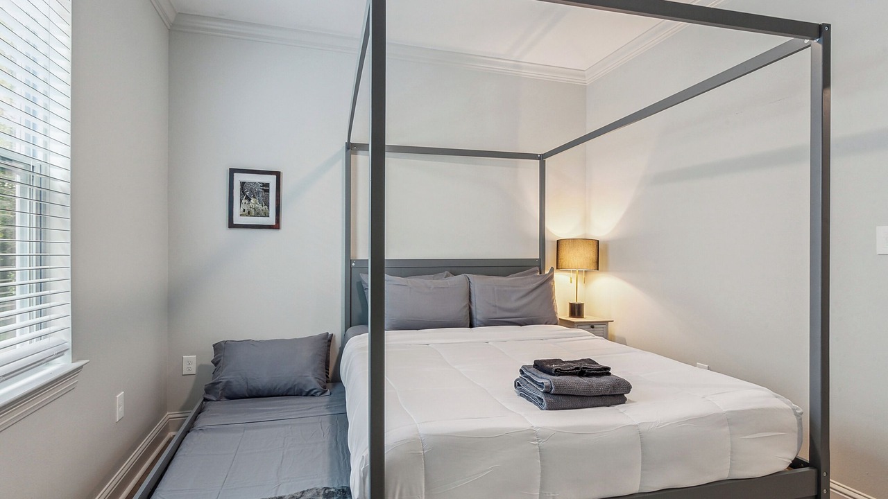 Photo of Bedroom in Tulane - Gravier