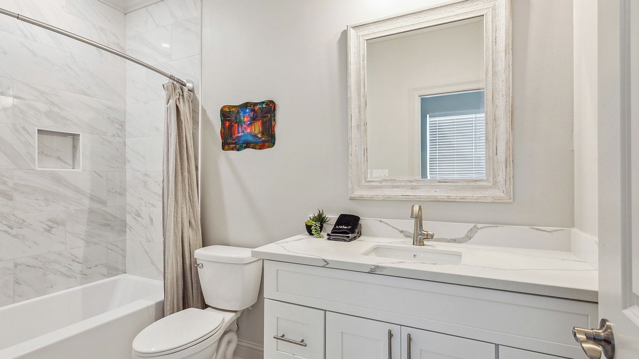 Photo of Bathroom in Tulane - Gravier