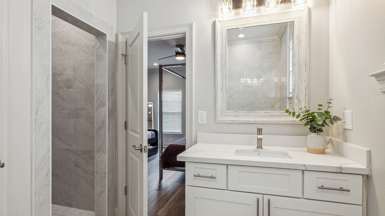 Photo of Bathroom in Tulane - Gravier