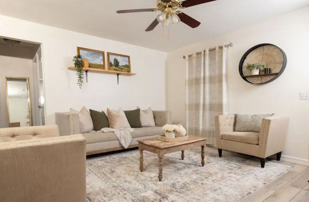 Photo of Livingroom in Live Oak