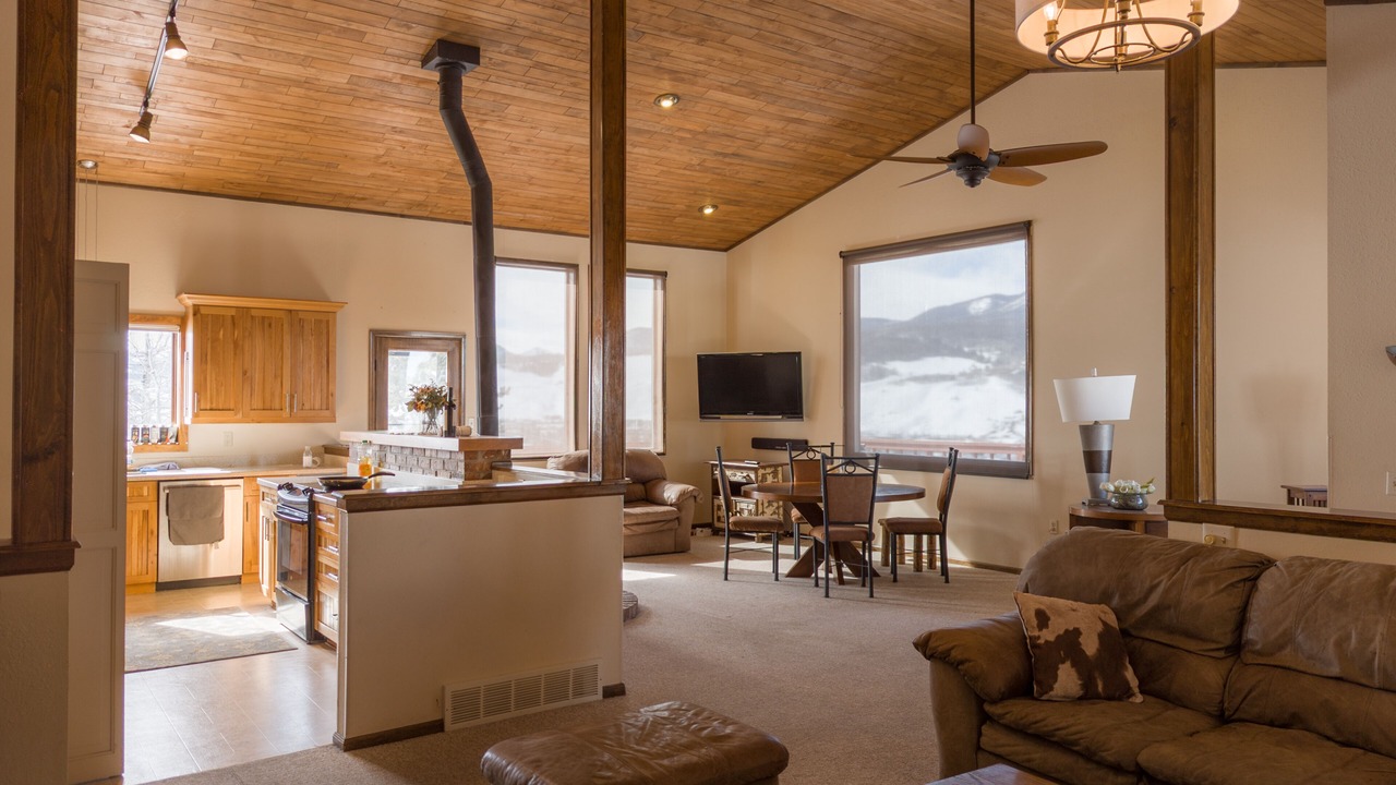 Photo of Livingroom in Silverthorne