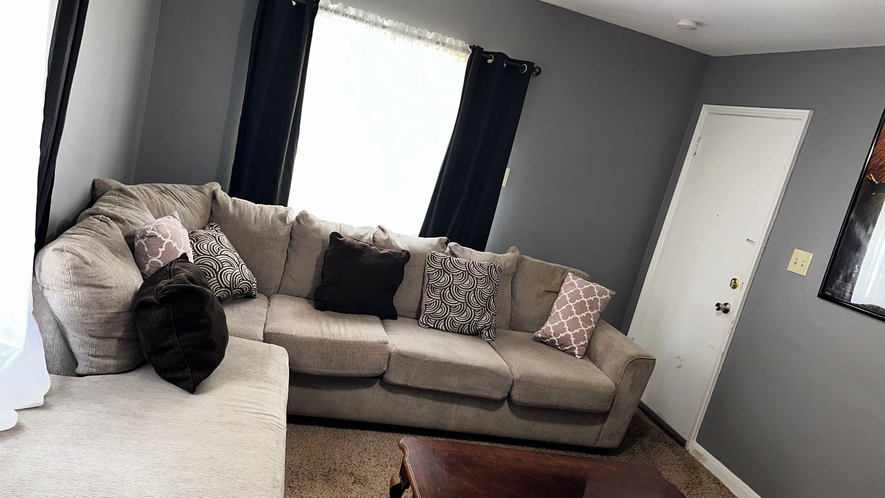 Photo of Livingroom in Trotwood